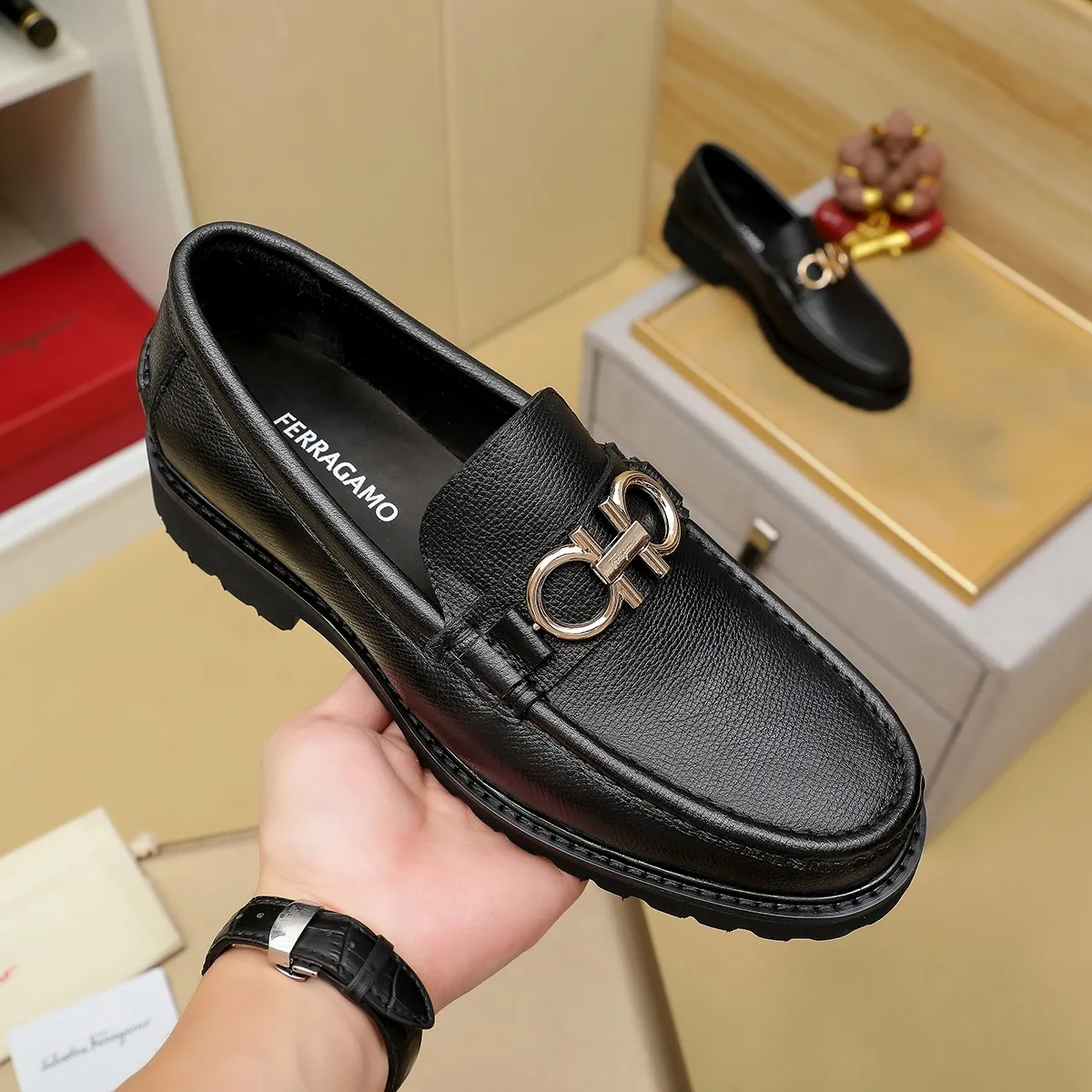 Men's shoes 💰440 Ferragamo [Ferragamo] top imported suit men's shoes 💯Original copy of the official website, product materials: selected imported embossed calfskin + luxury hardware buckle accessories ~ imported water-dyed cow 🐂 leather lining. Strong three-dimensional visual effect, original combination outsole, multiple colors available😘 Size: 39-44 (38.45.46. Customized)